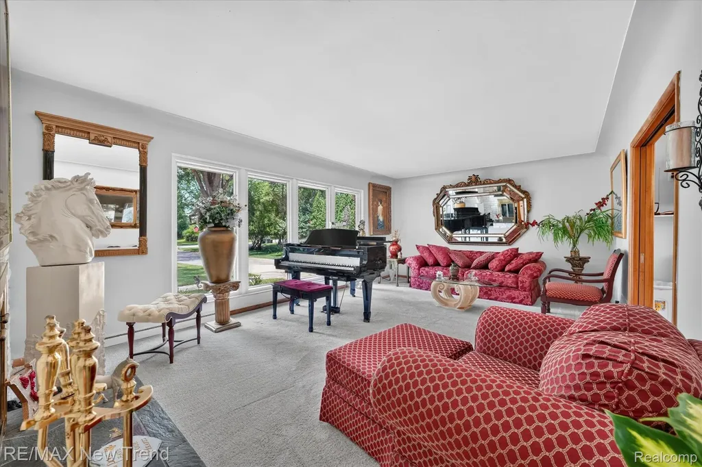 24414 Lois Lane Southfield City MI 48075