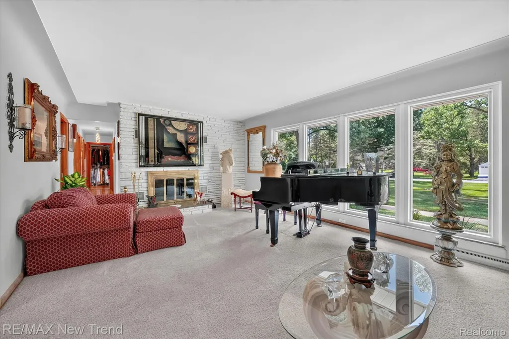 24414 Lois Lane Southfield City MI 48075