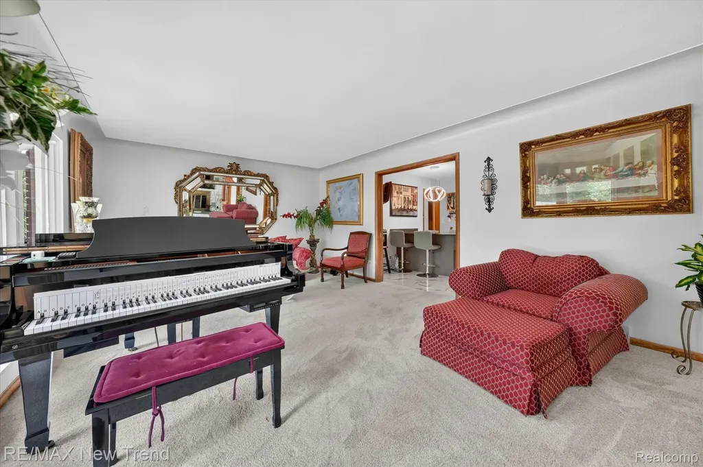 24414 Lois Lane Southfield City MI 48075