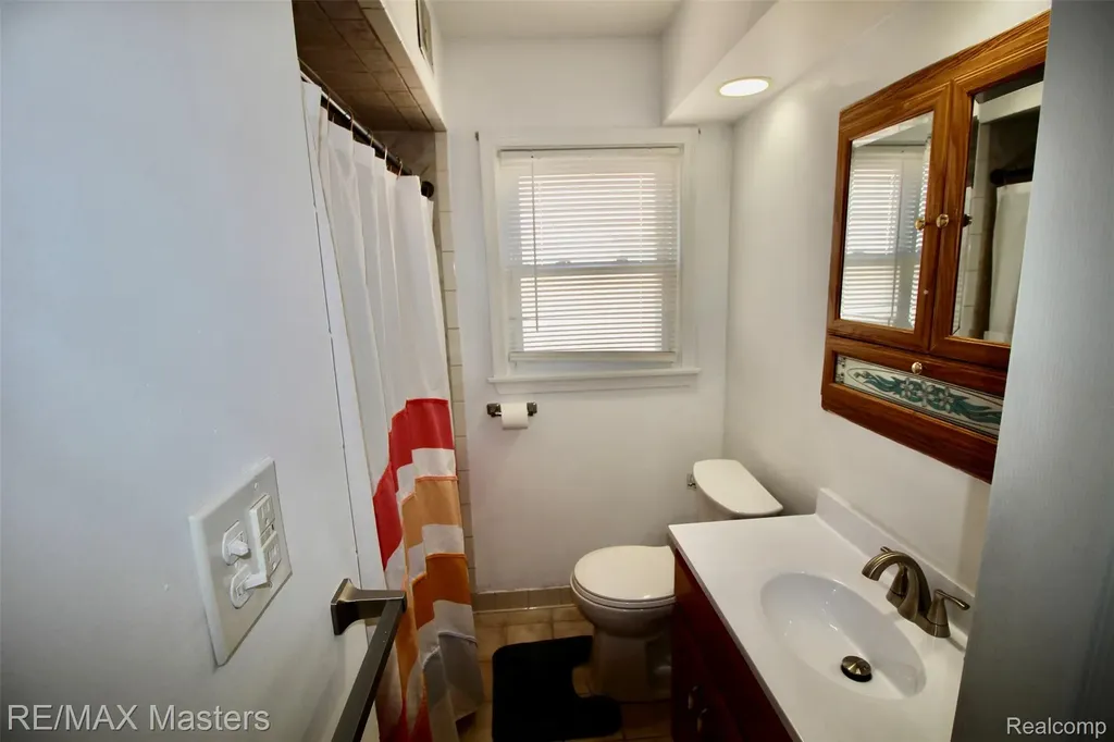 14727 Windermere Street Southgate City MI 48195