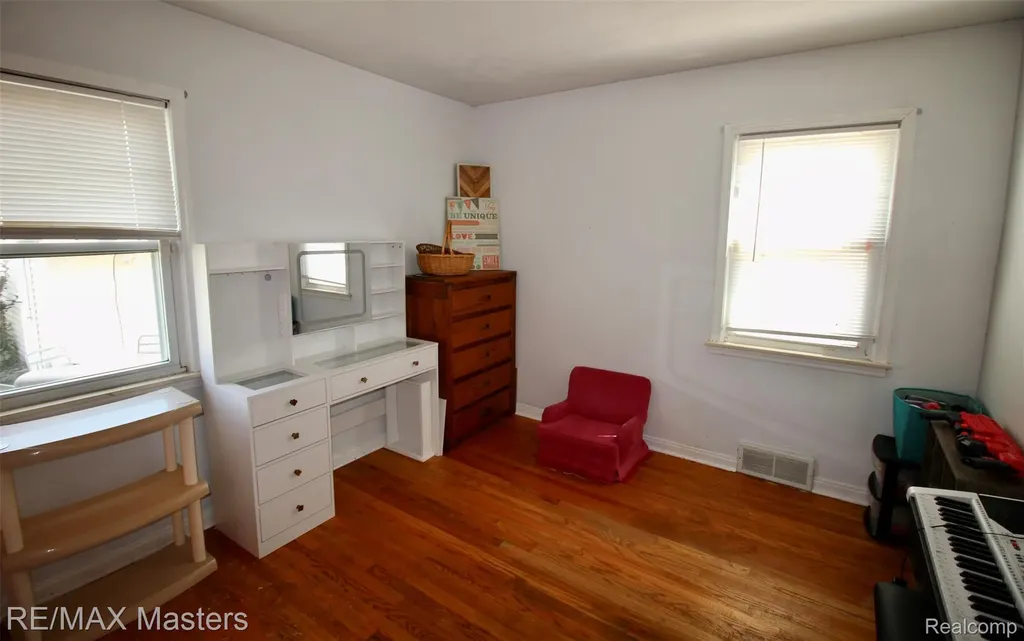 14727 Windermere Street Southgate City MI 48195