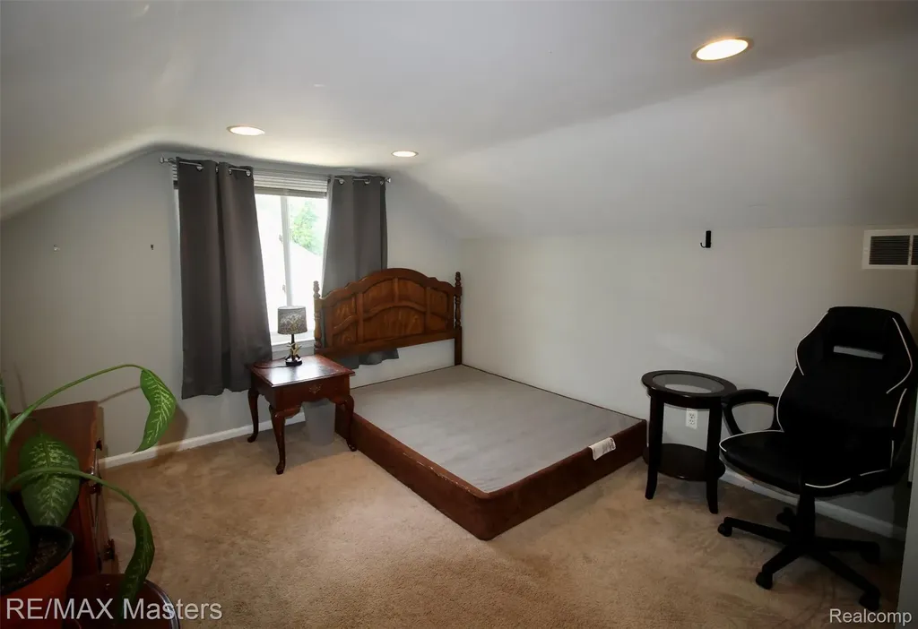 14727 Windermere Street Southgate City MI 48195