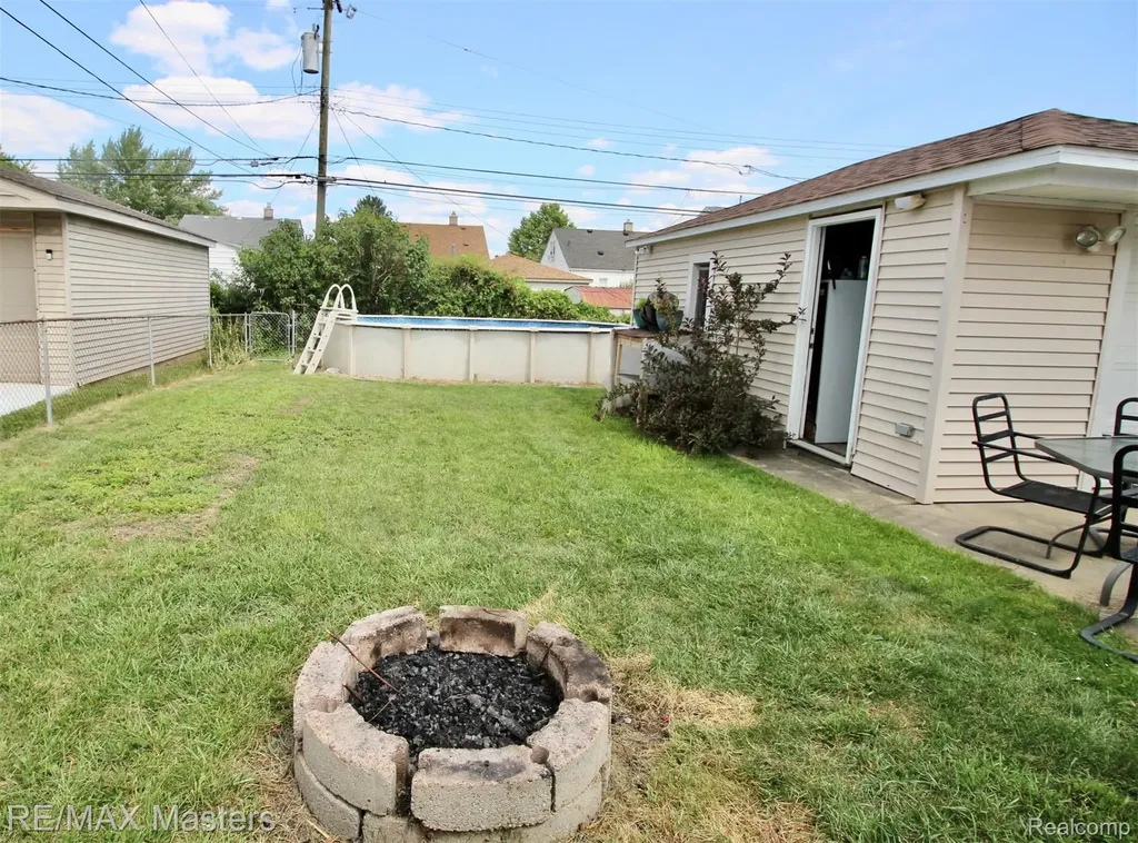 14727 Windermere Street Southgate City MI 48195
