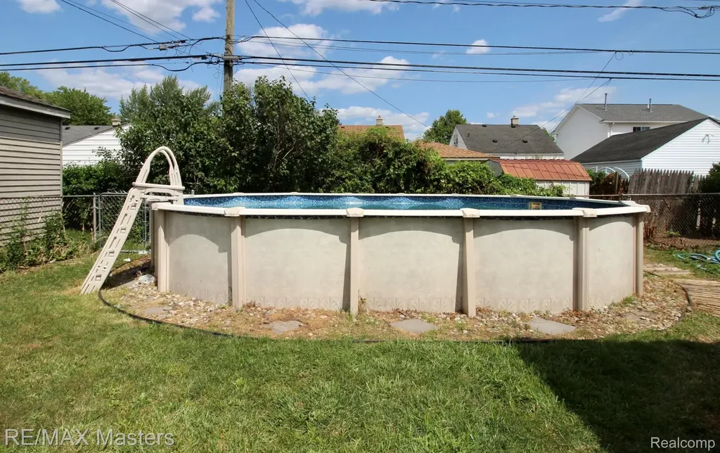 14727 Windermere Street Southgate City MI 48195