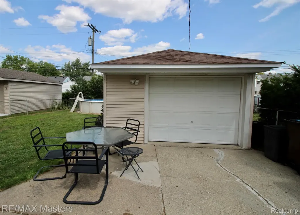 14727 Windermere Street Southgate City MI 48195