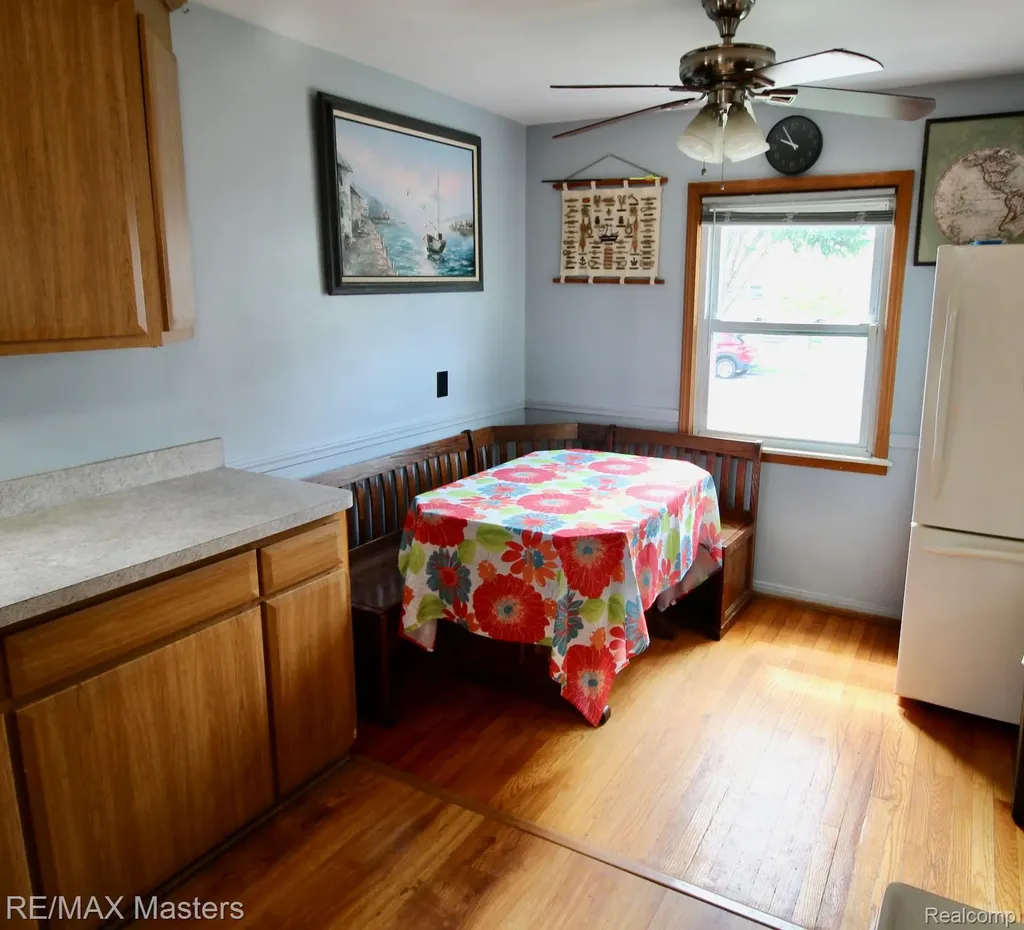 14727 Windermere Street Southgate City MI 48195