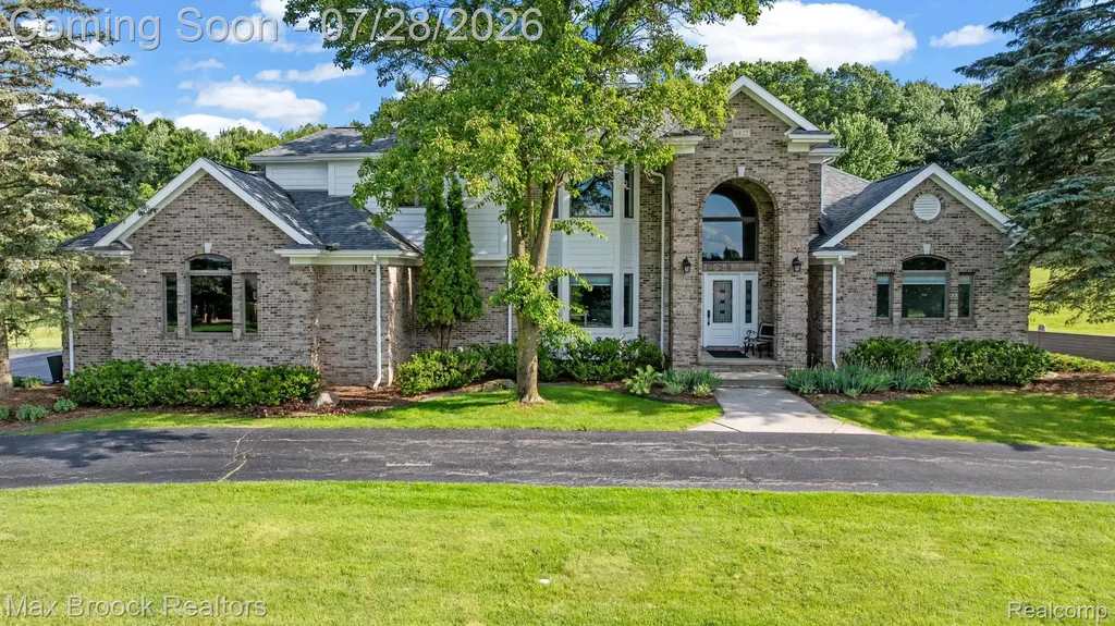 6827 Strawberry Lane Independence Charter Township MI 48348