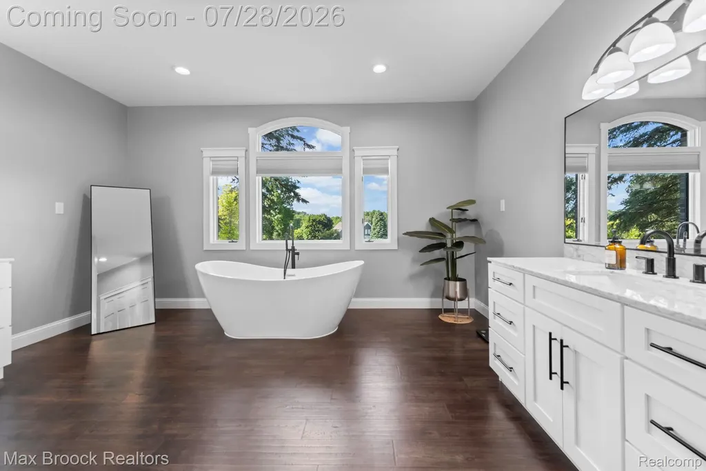 6827 Strawberry Lane Independence Charter Township MI 48348