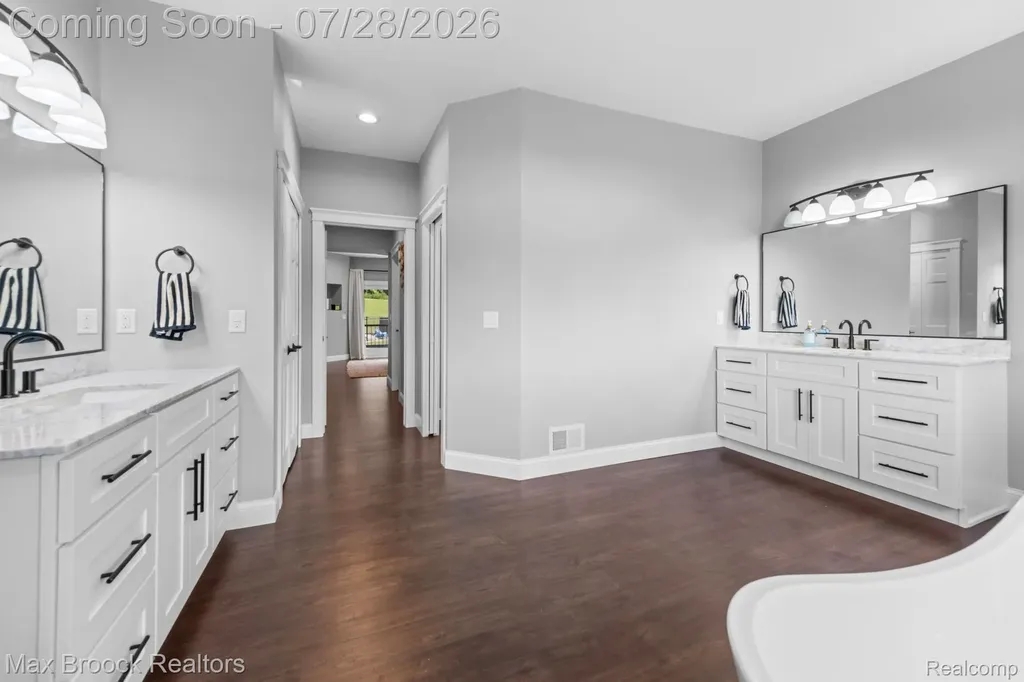 6827 Strawberry Lane Independence Charter Township MI 48348