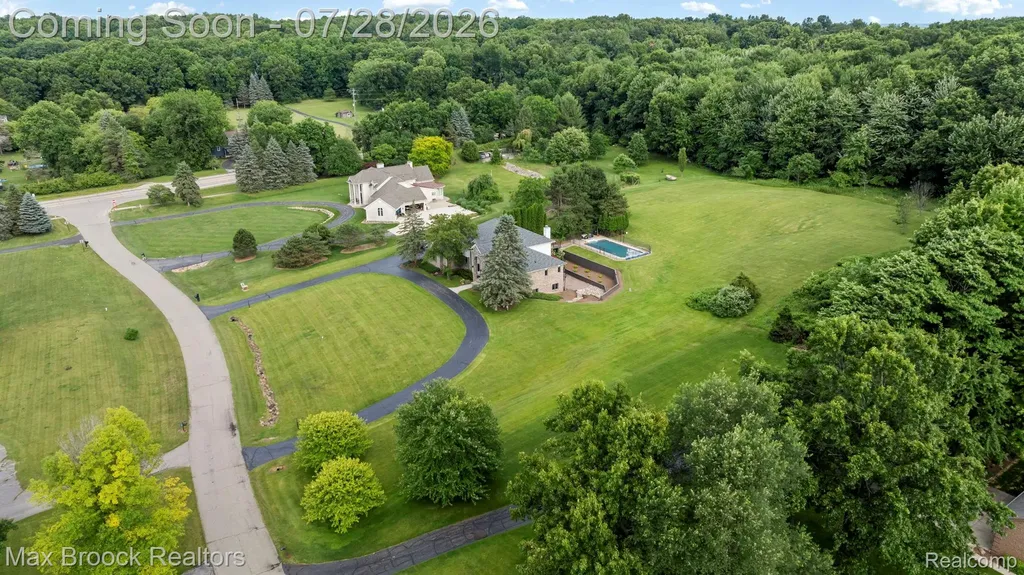6827 Strawberry Lane Independence Charter Township MI 48348