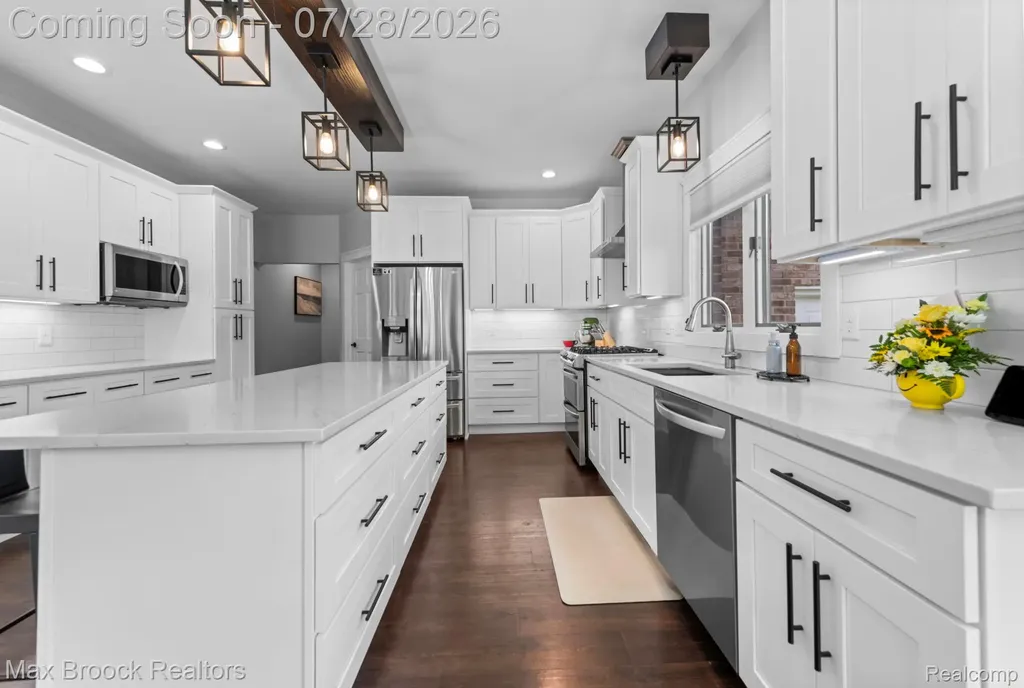 6827 Strawberry Lane Independence Charter Township MI 48348
