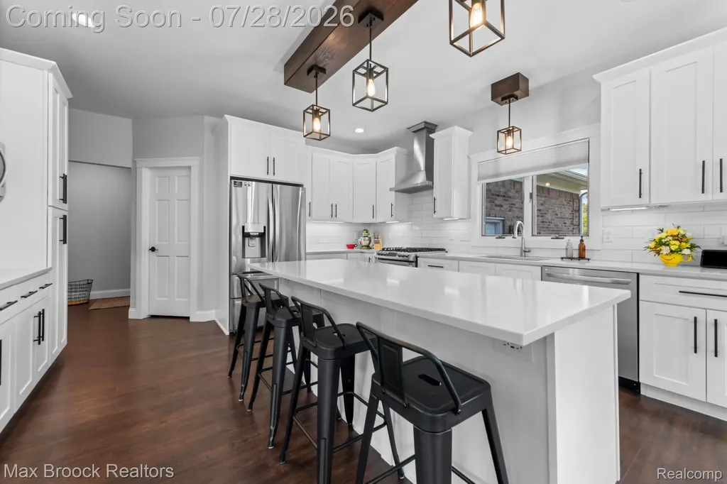 6827 Strawberry Lane Independence Charter Township MI 48348