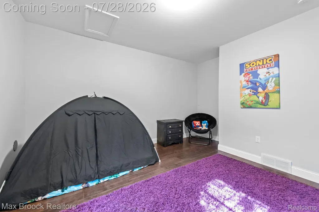 6827 Strawberry Lane Independence Charter Township MI 48348