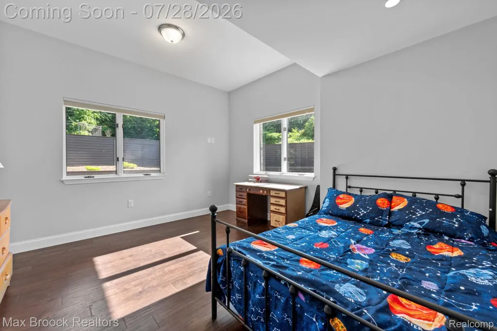 6827 Strawberry Lane Independence Charter Township MI 48348