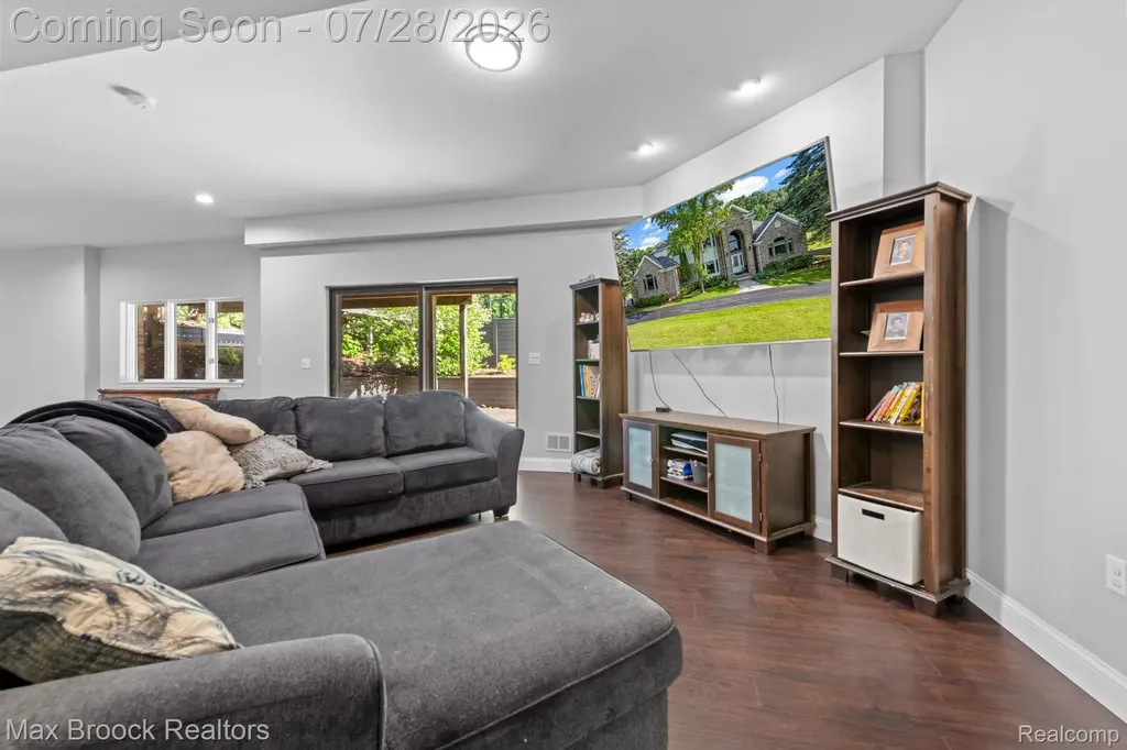 6827 Strawberry Lane Independence Charter Township MI 48348