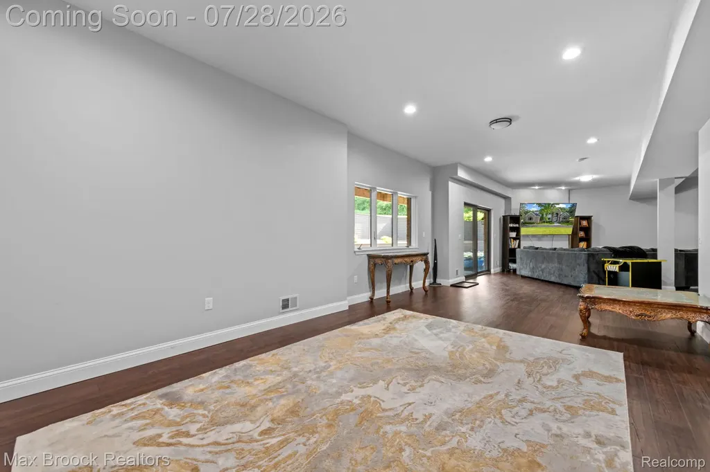 6827 Strawberry Lane Independence Charter Township MI 48348
