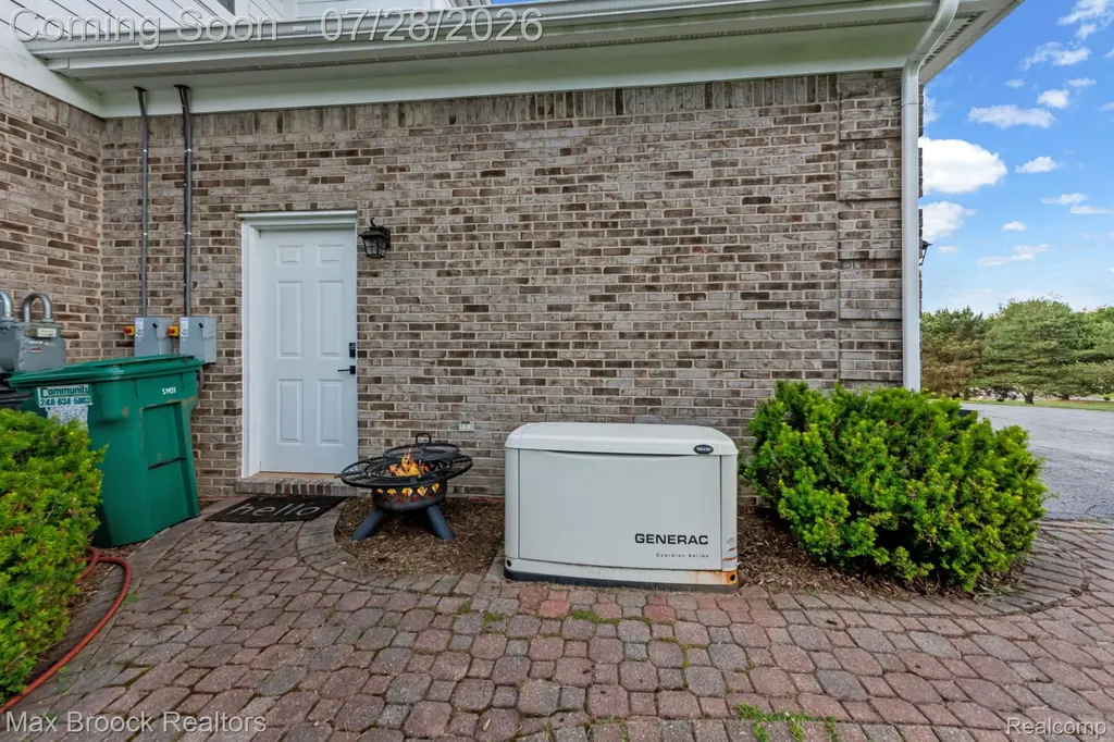 6827 Strawberry Lane Independence Charter Township MI 48348
