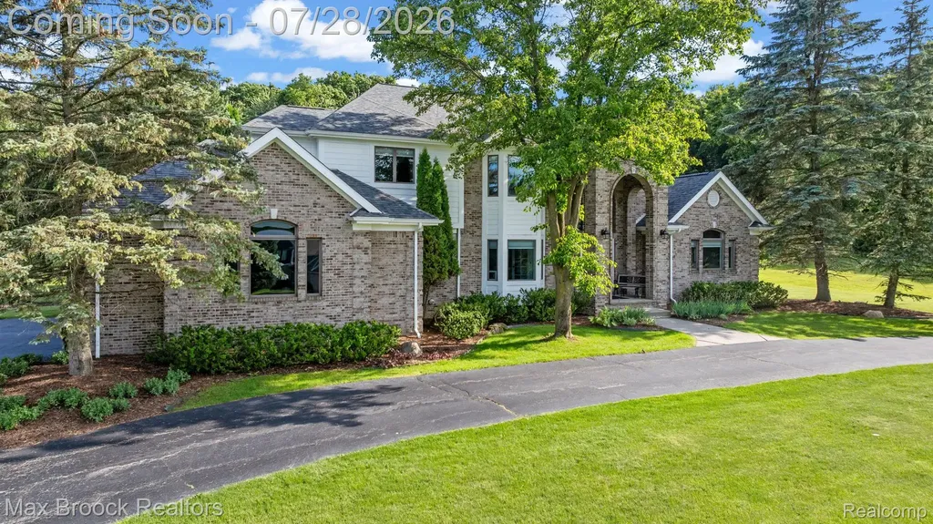 6827 Strawberry Lane Independence Charter Township MI 48348