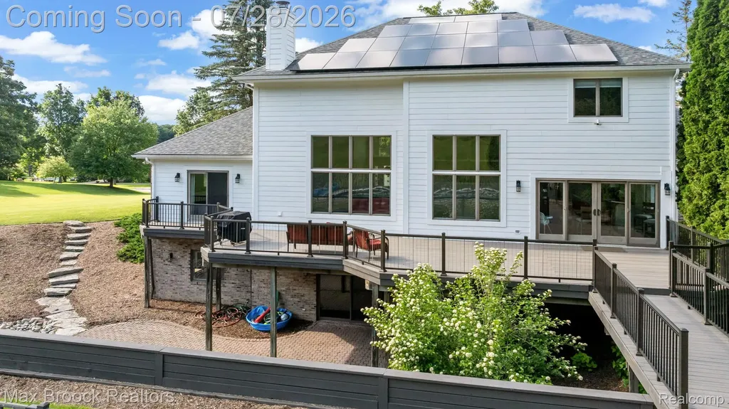 6827 Strawberry Lane Independence Charter Township MI 48348