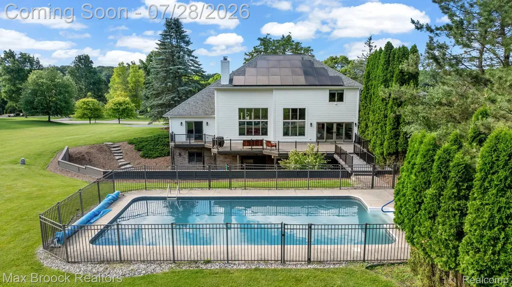 6827 Strawberry Lane Independence Charter Township MI 48348