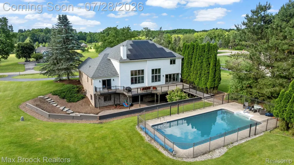 6827 Strawberry Lane Independence Charter Township MI 48348
