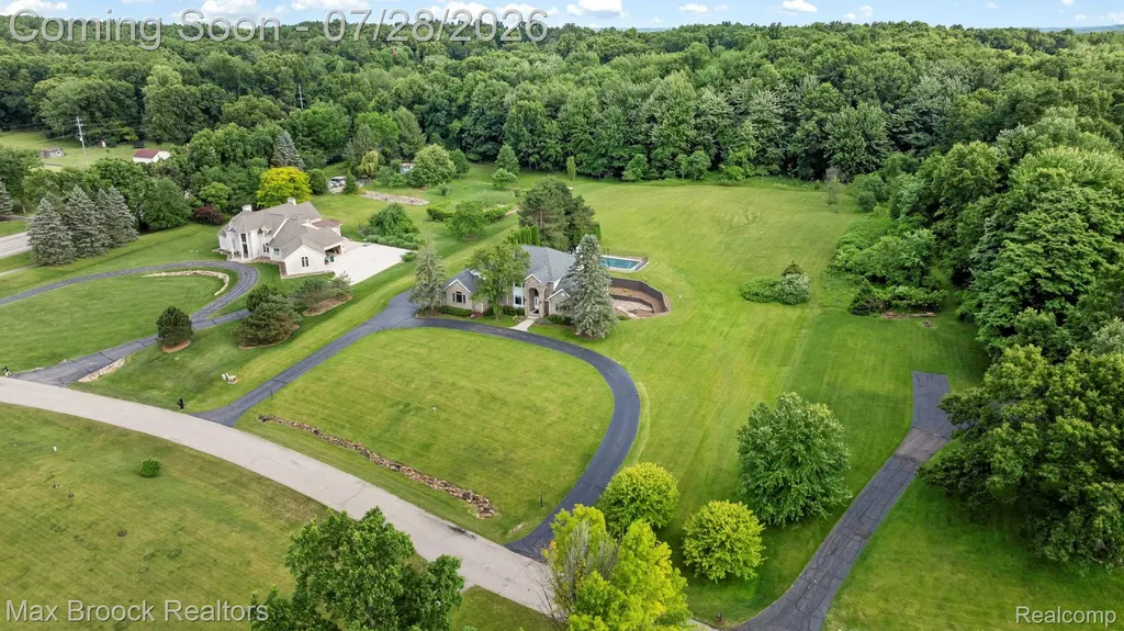 6827 Strawberry Lane Independence Charter Township MI 48348