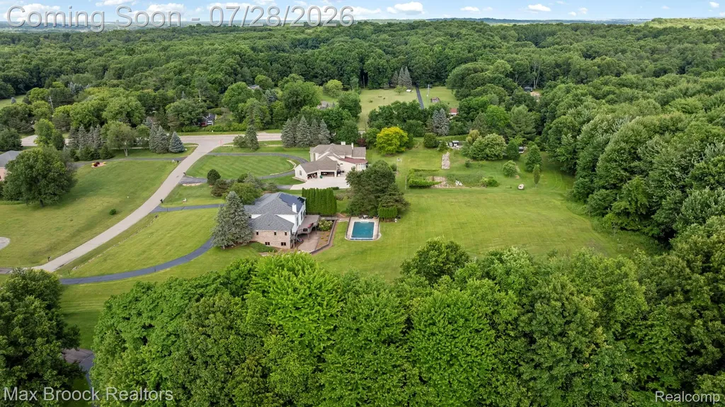 6827 Strawberry Lane Independence Charter Township MI 48348