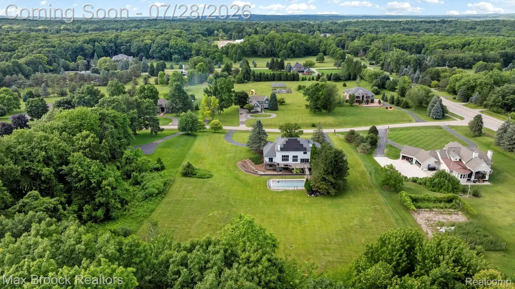 6827 Strawberry Lane Independence Charter Township MI 48348