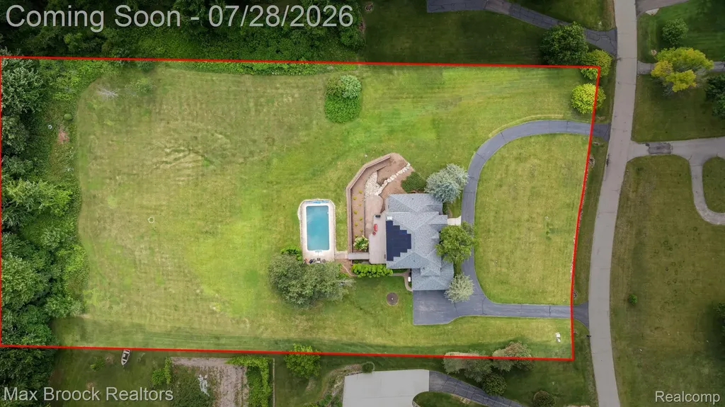 6827 Strawberry Lane Independence Charter Township MI 48348