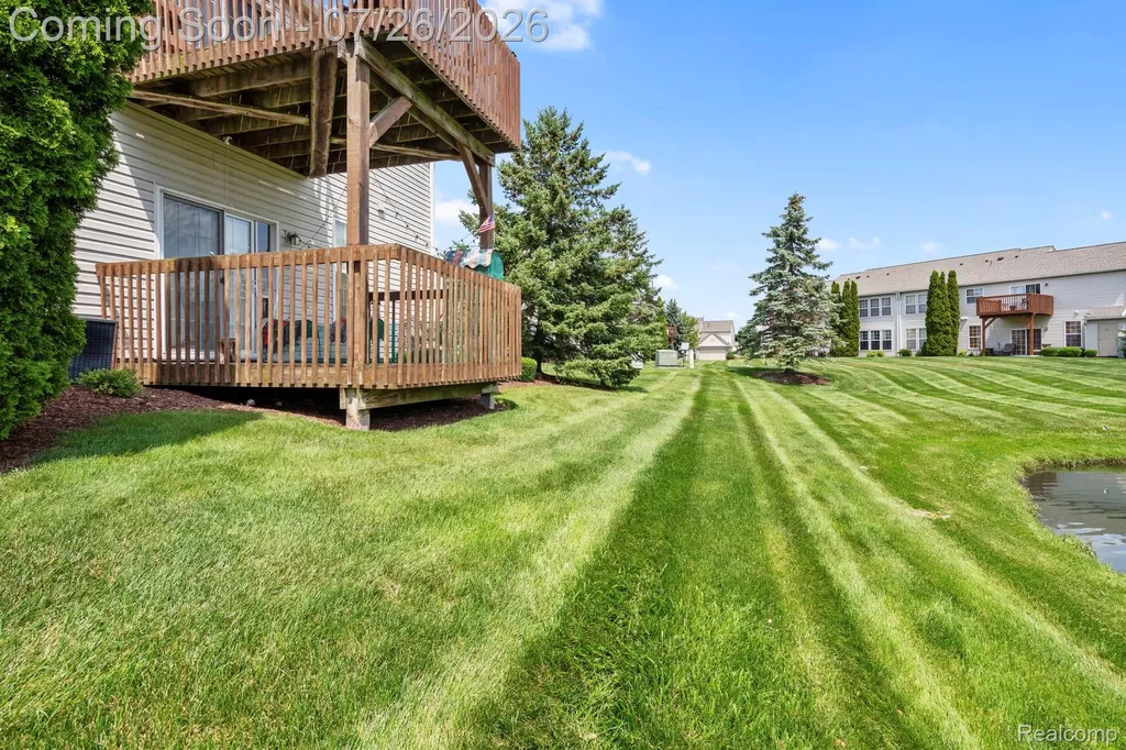 26657 Kirkway Drive Woodhaven City MI 48183