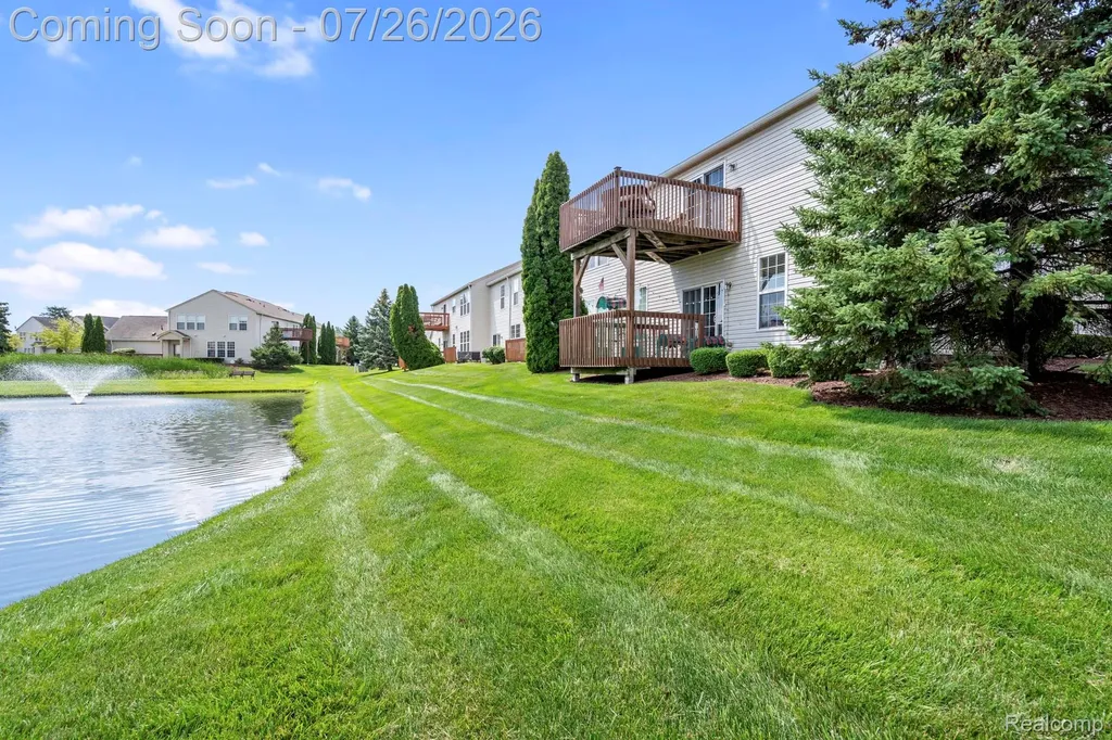 26657 Kirkway Drive Woodhaven City MI 48183