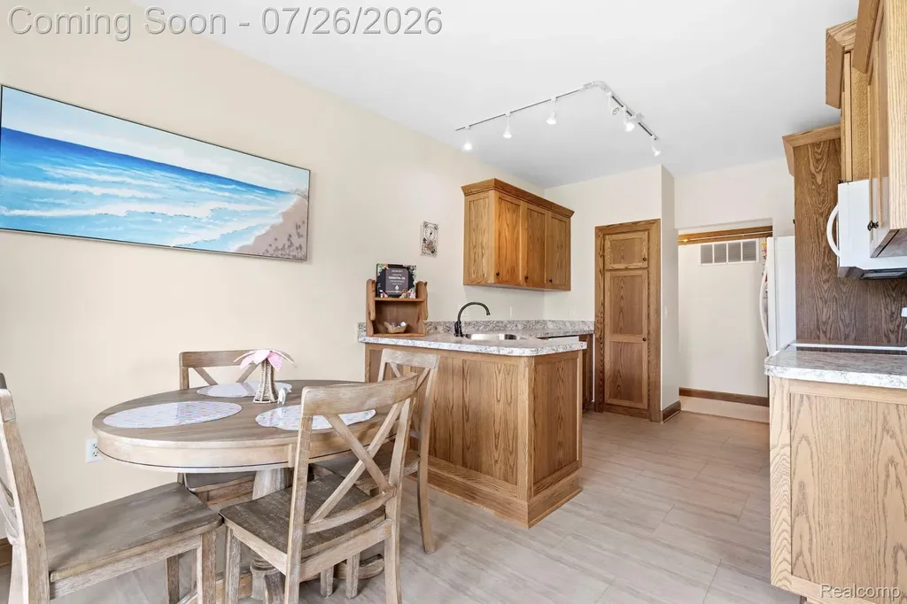 26657 Kirkway Drive Woodhaven City MI 48183