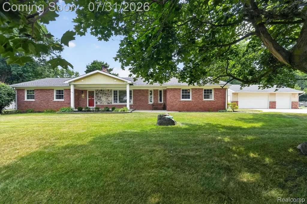 25650 Glamorgan Novi City MI 48374