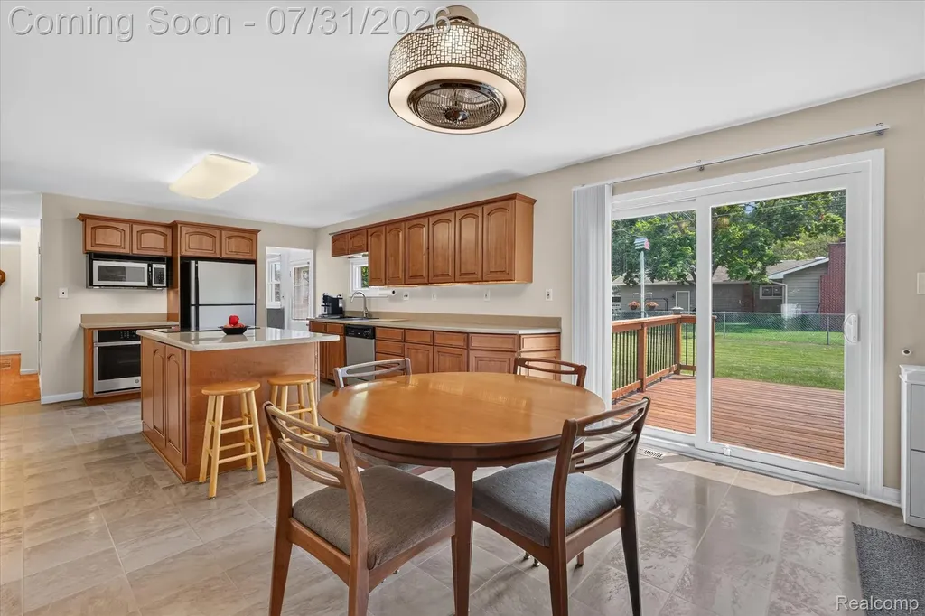 25650 Glamorgan Novi City MI 48374