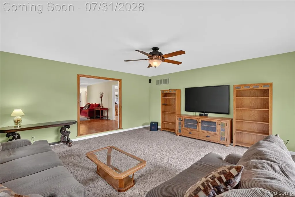25650 Glamorgan Novi City MI 48374