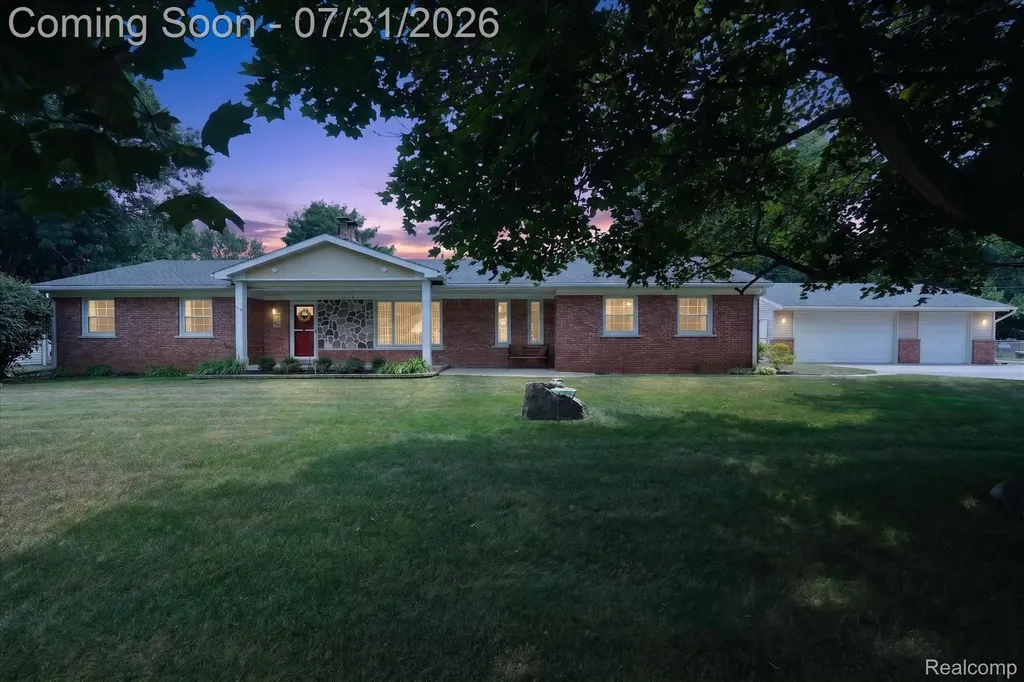 25650 Glamorgan Novi City MI 48374