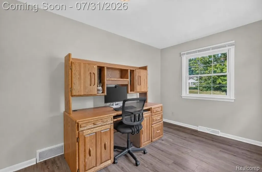 25650 Glamorgan Novi City MI 48374