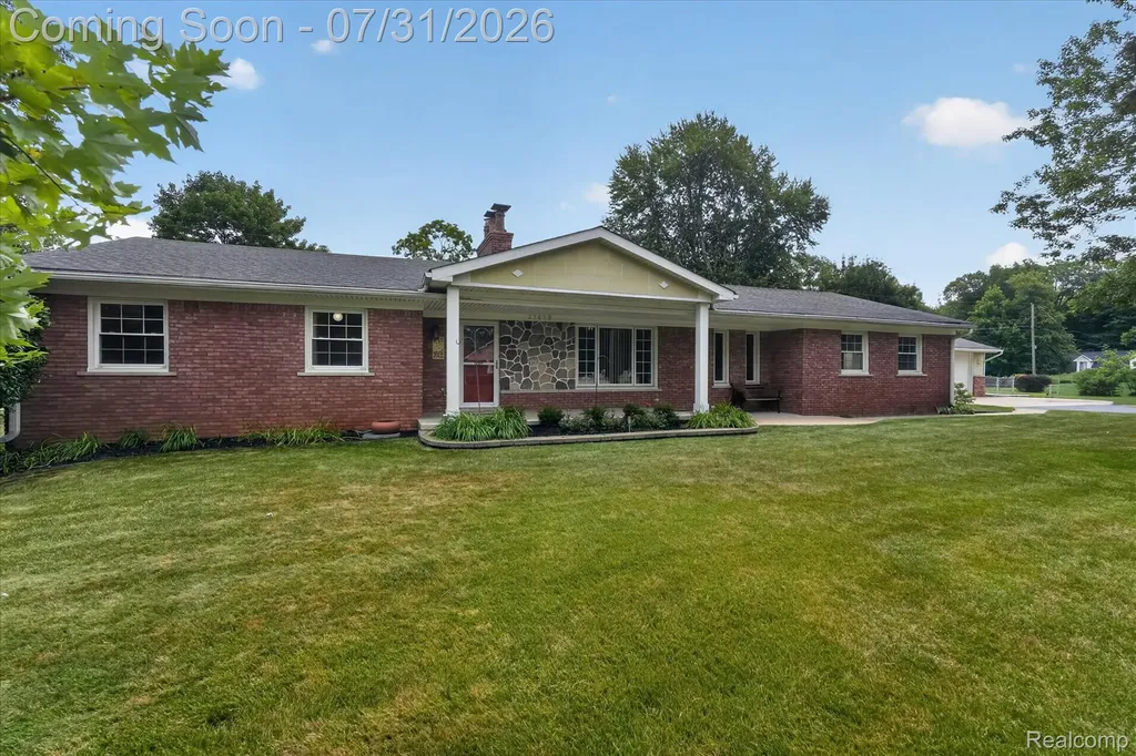 25650 Glamorgan Novi City MI 48374