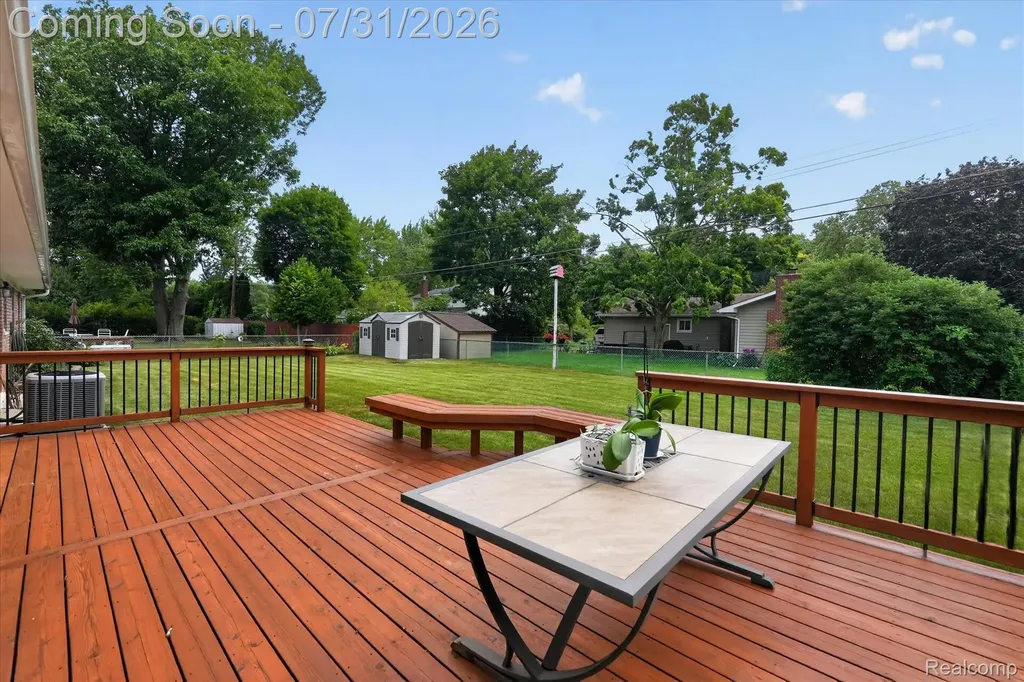 25650 Glamorgan Novi City MI 48374