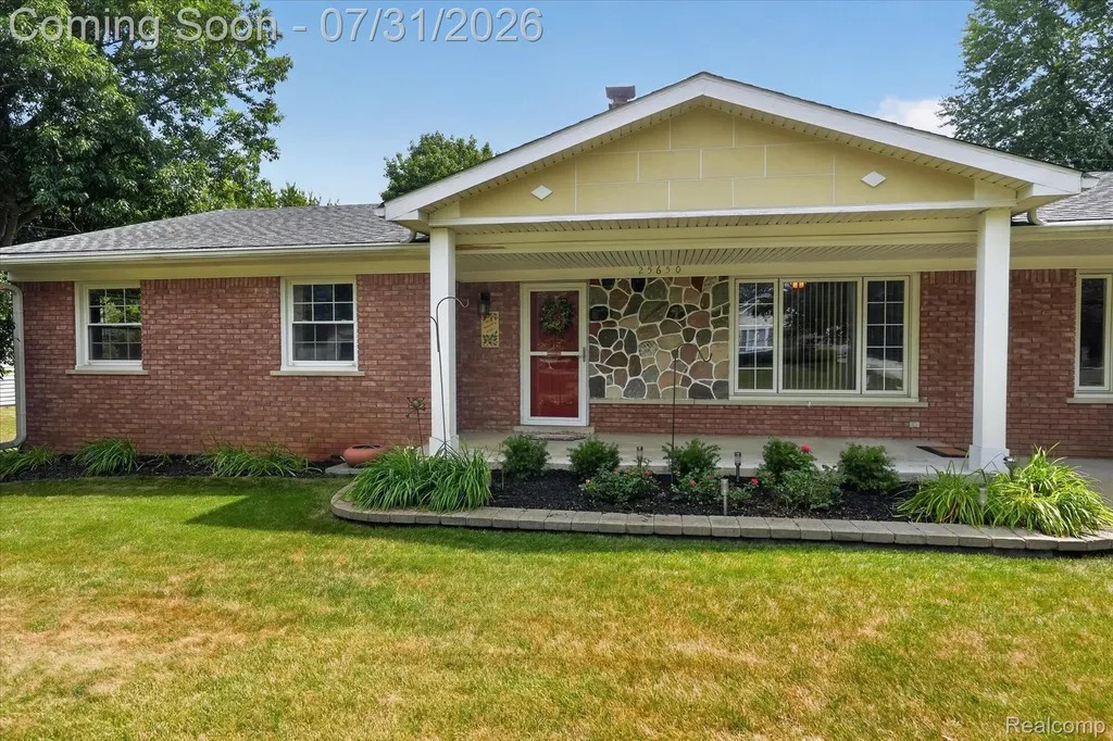 25650 Glamorgan Novi City MI 48374