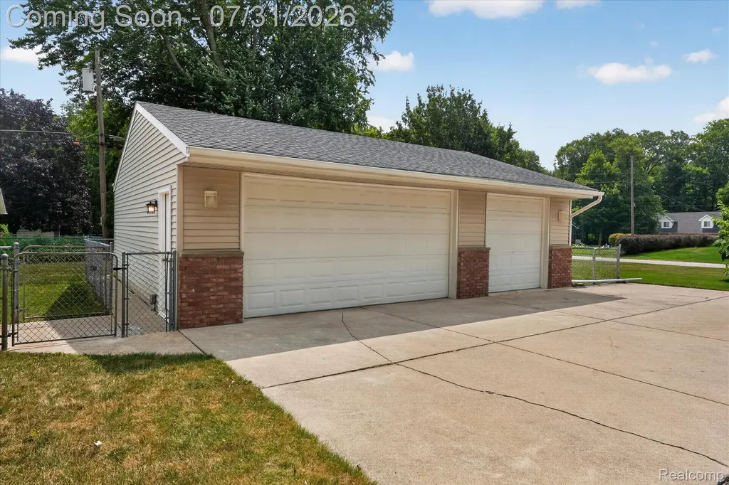 25650 Glamorgan Novi City MI 48374