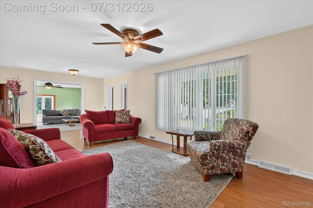 25650 Glamorgan Novi City MI 48374