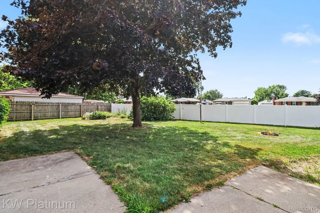 32369 Norwich Court Fraser City MI 48026