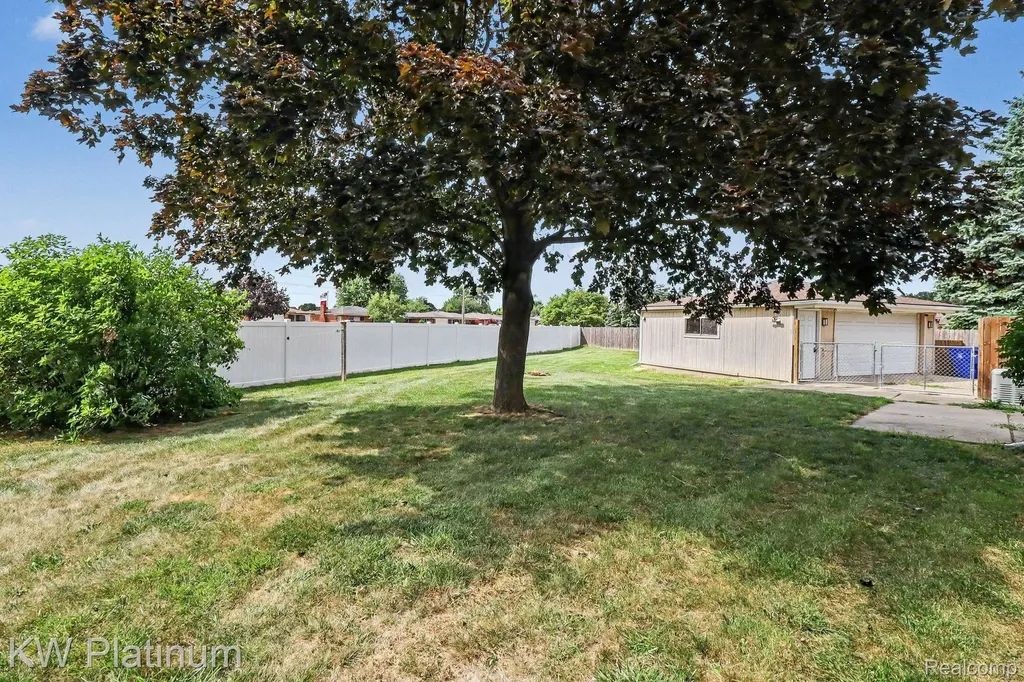 32369 Norwich Court Fraser City MI 48026