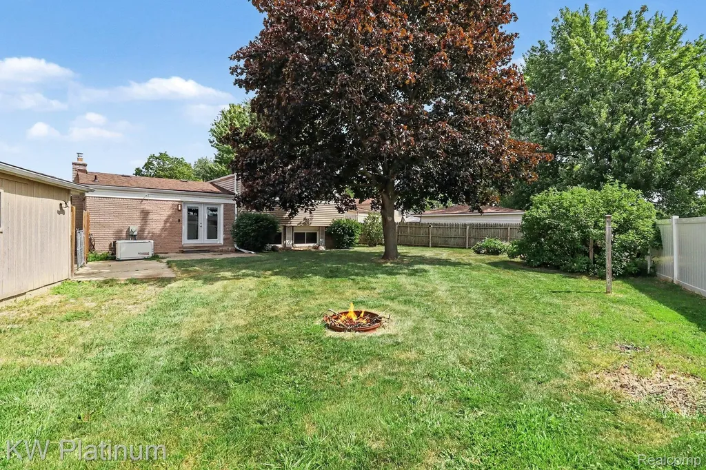 32369 Norwich Court Fraser City MI 48026
