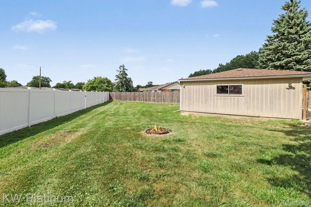 32369 Norwich Court Fraser City MI 48026