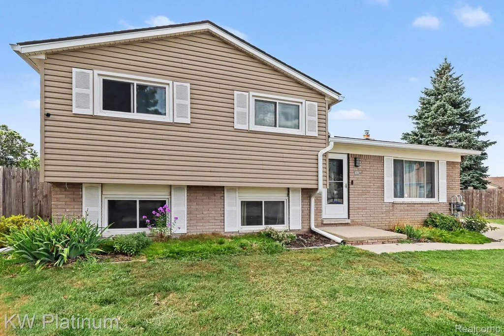 32369 Norwich Court Fraser City MI 48026