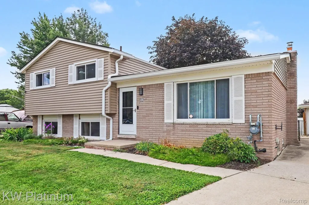 32369 Norwich Court Fraser City MI 48026