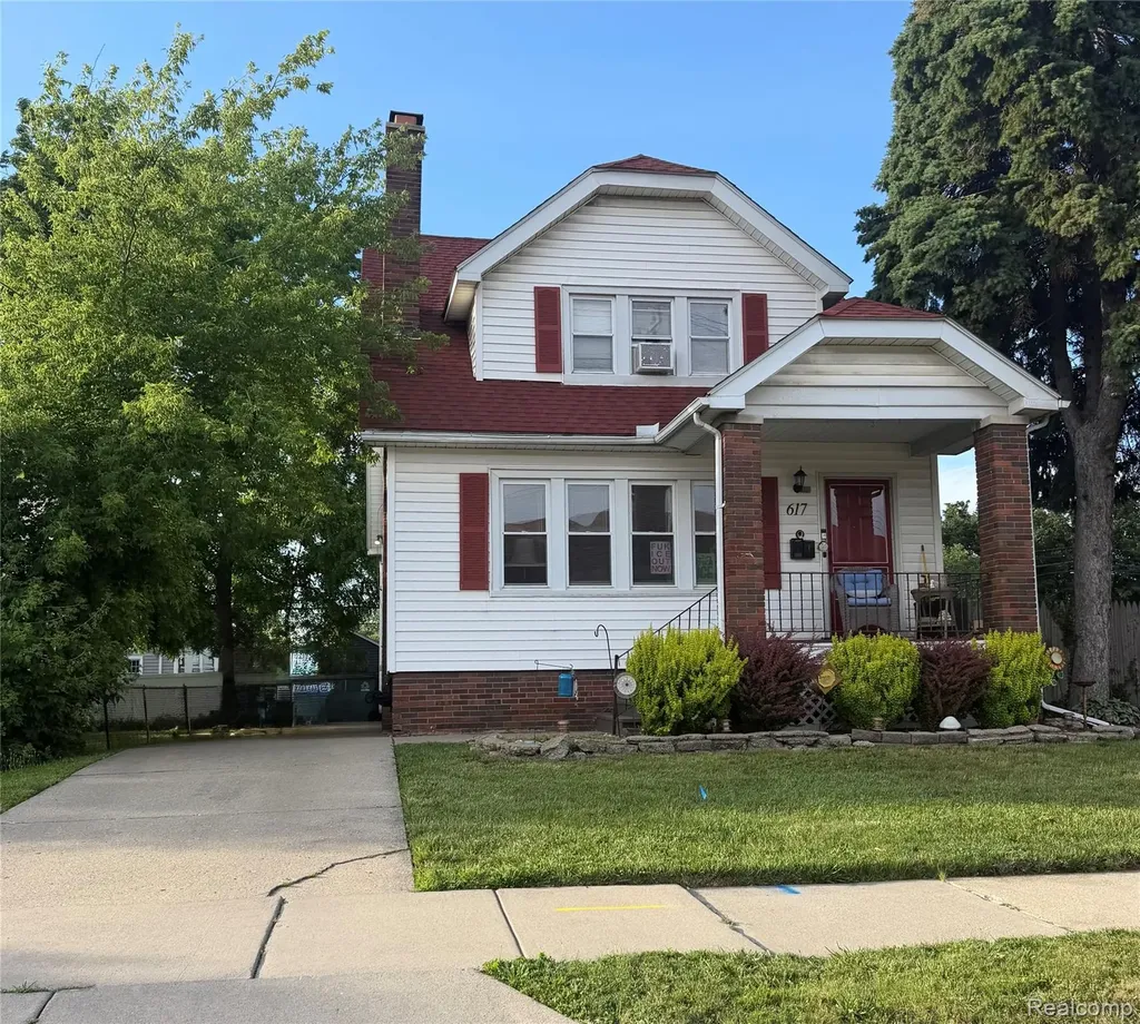 617 E Bennett Avenue Ferndale City MI 48220