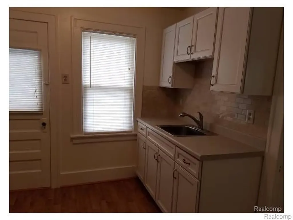 617 E Bennett Avenue Ferndale City MI 48220